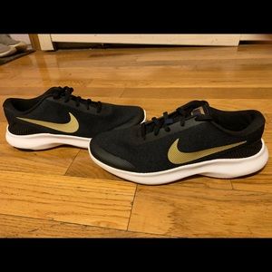 Nike women’s athletic shoes